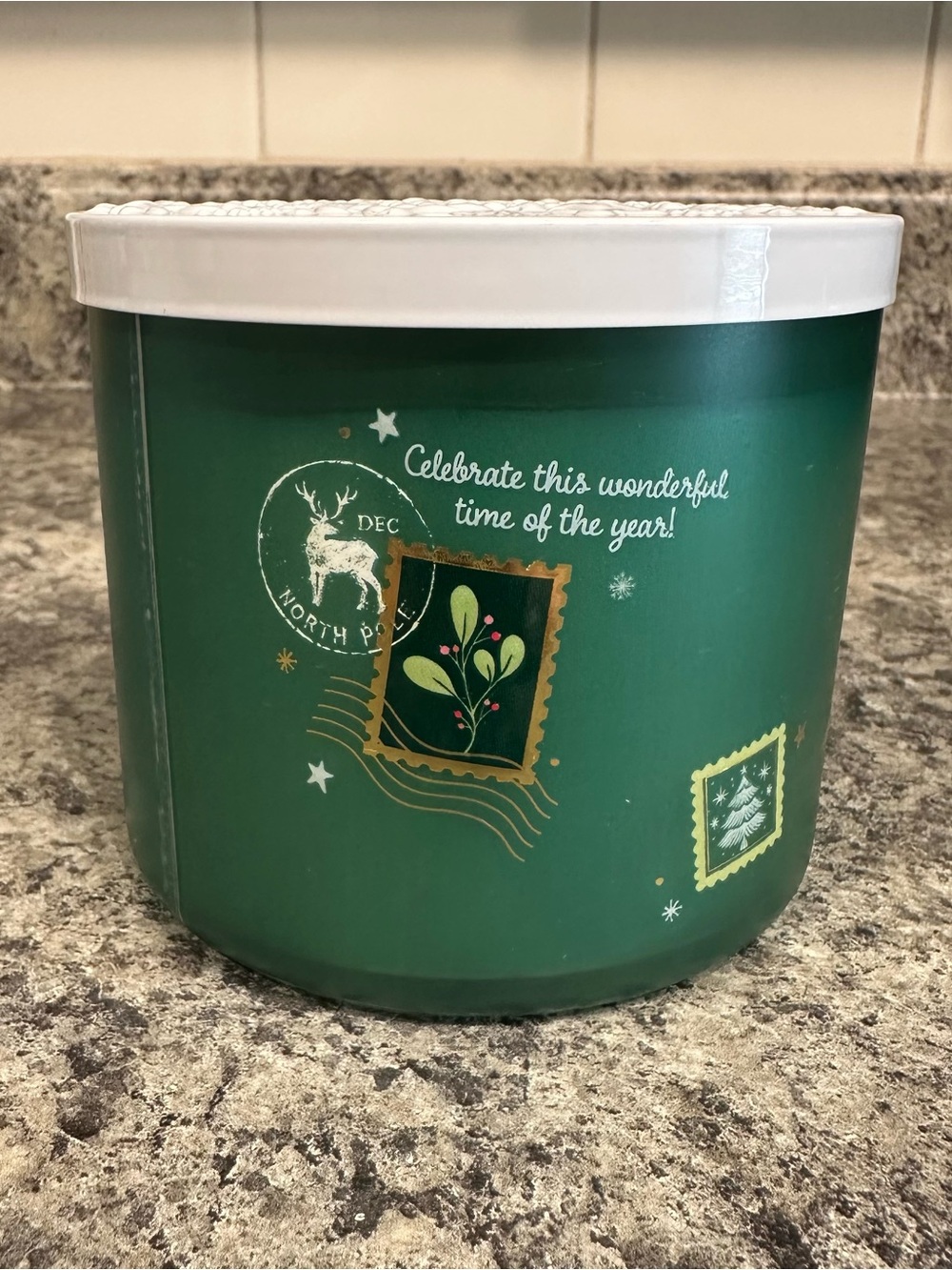 NEW Bath & Body Works Tree Farm 3 Wick Candle 14.5oz Soy Christmas Pine Apple - Picture 2 of 5